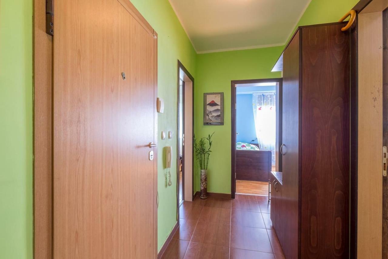 Away From Apartemen