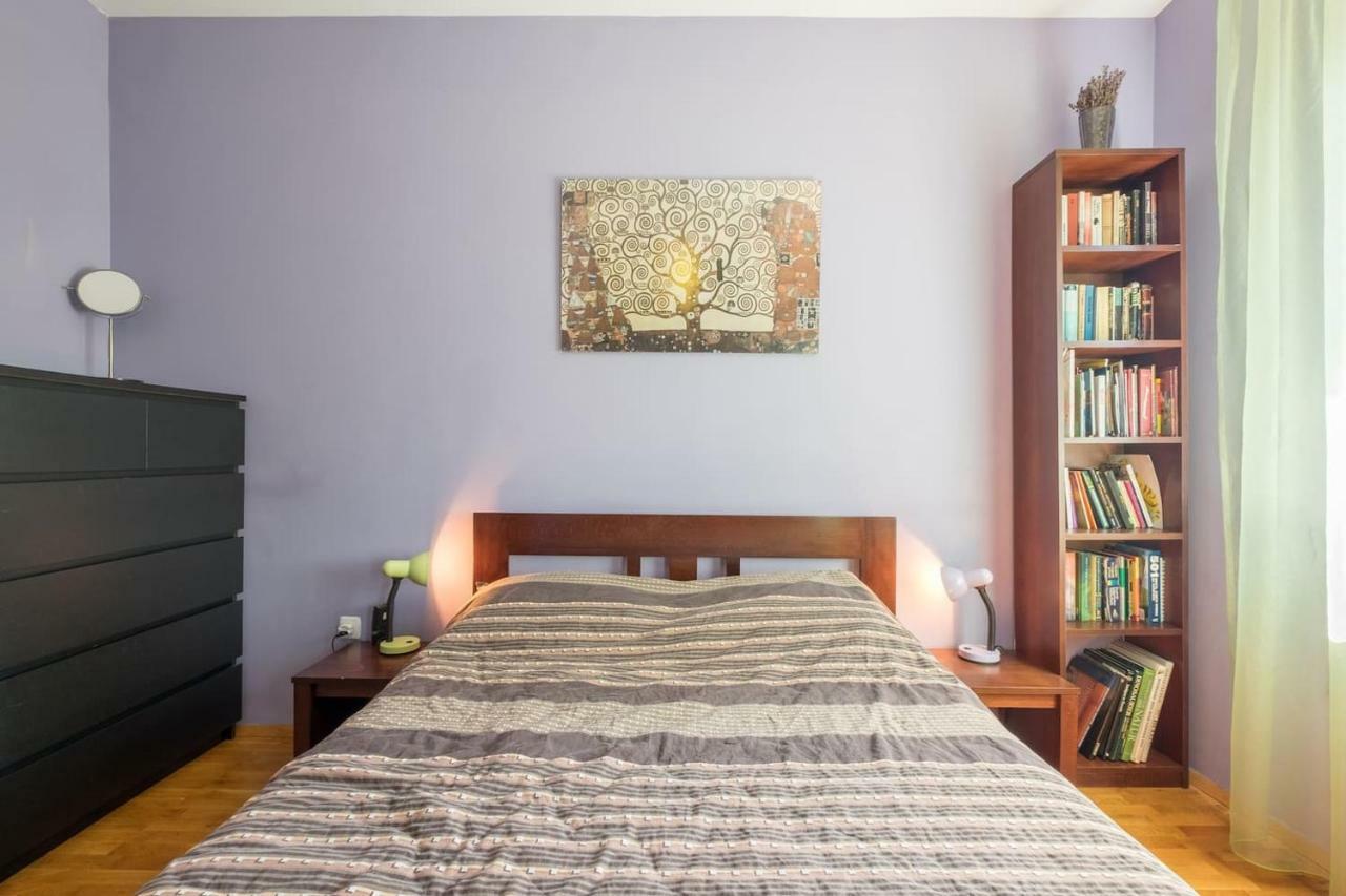 Apartemen Away From